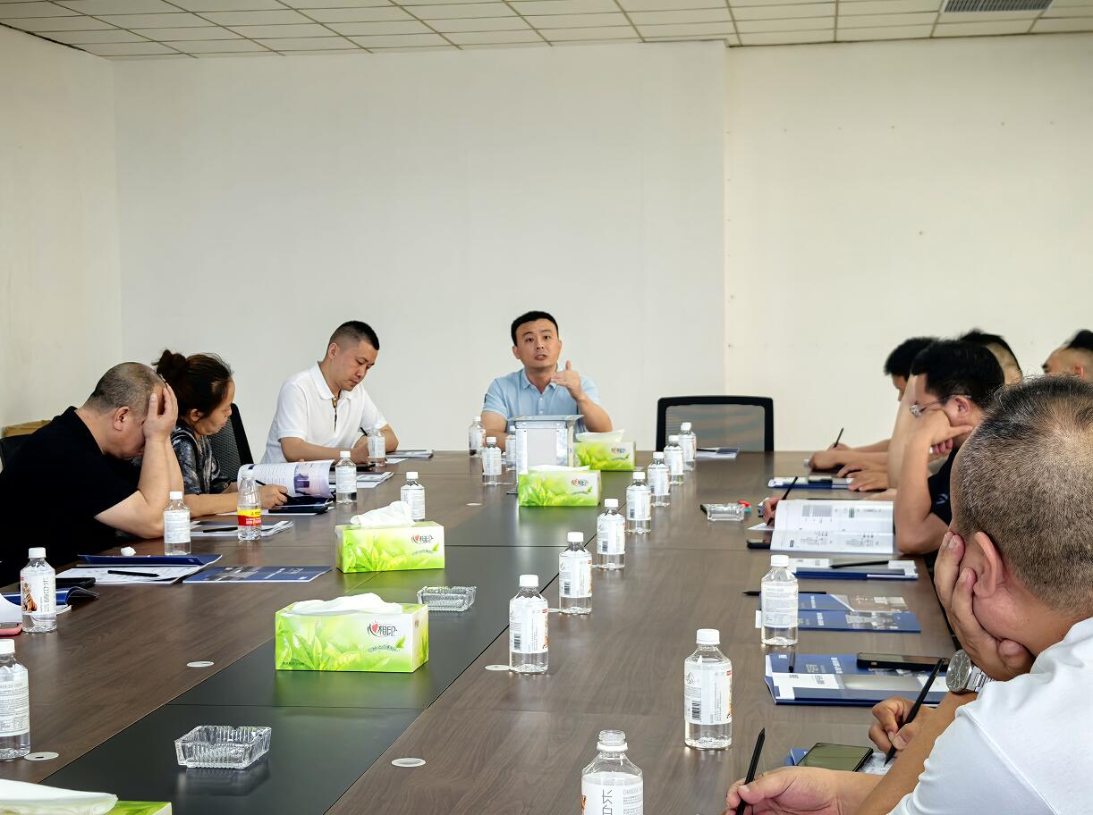 郑总讲话.jpg